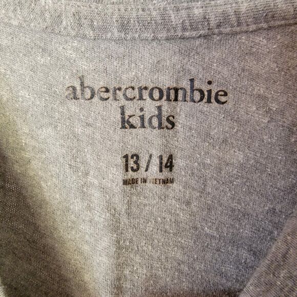 Grey Abercrombie Kids TShirt 13/14 - Picture 3 of 3